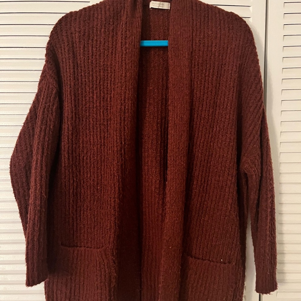 Maroon knit sweater